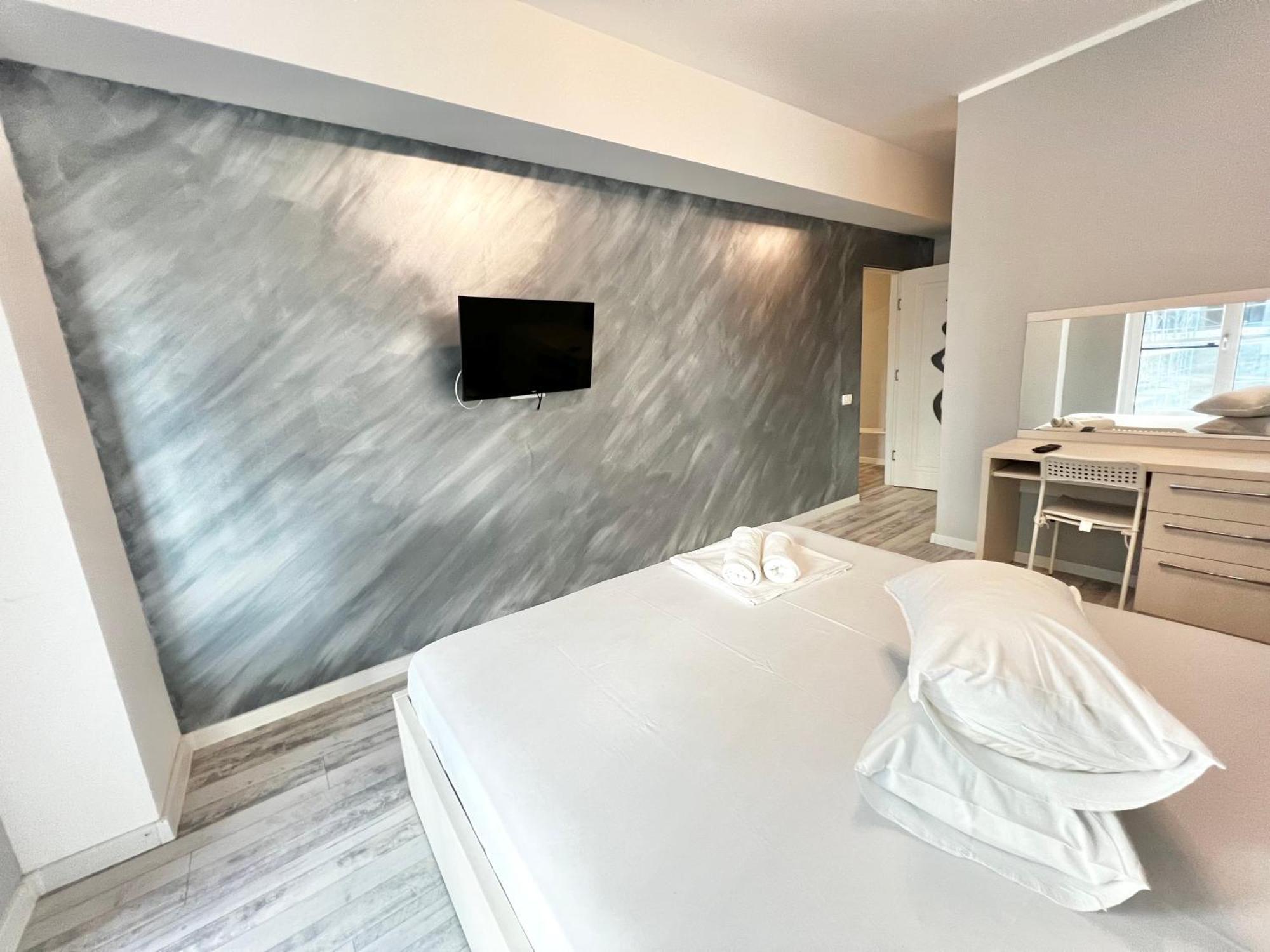 Grand Mamaia Lake Apartments Constanta Exterior photo